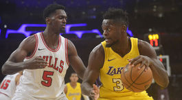 Prehrávali aj o 19 bodov. Lakers predviedli skvelý obrat a zdolali Chicago