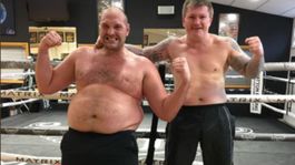 Chce opäť na vrchol. Fury ukázal pupok a začal s tréningom