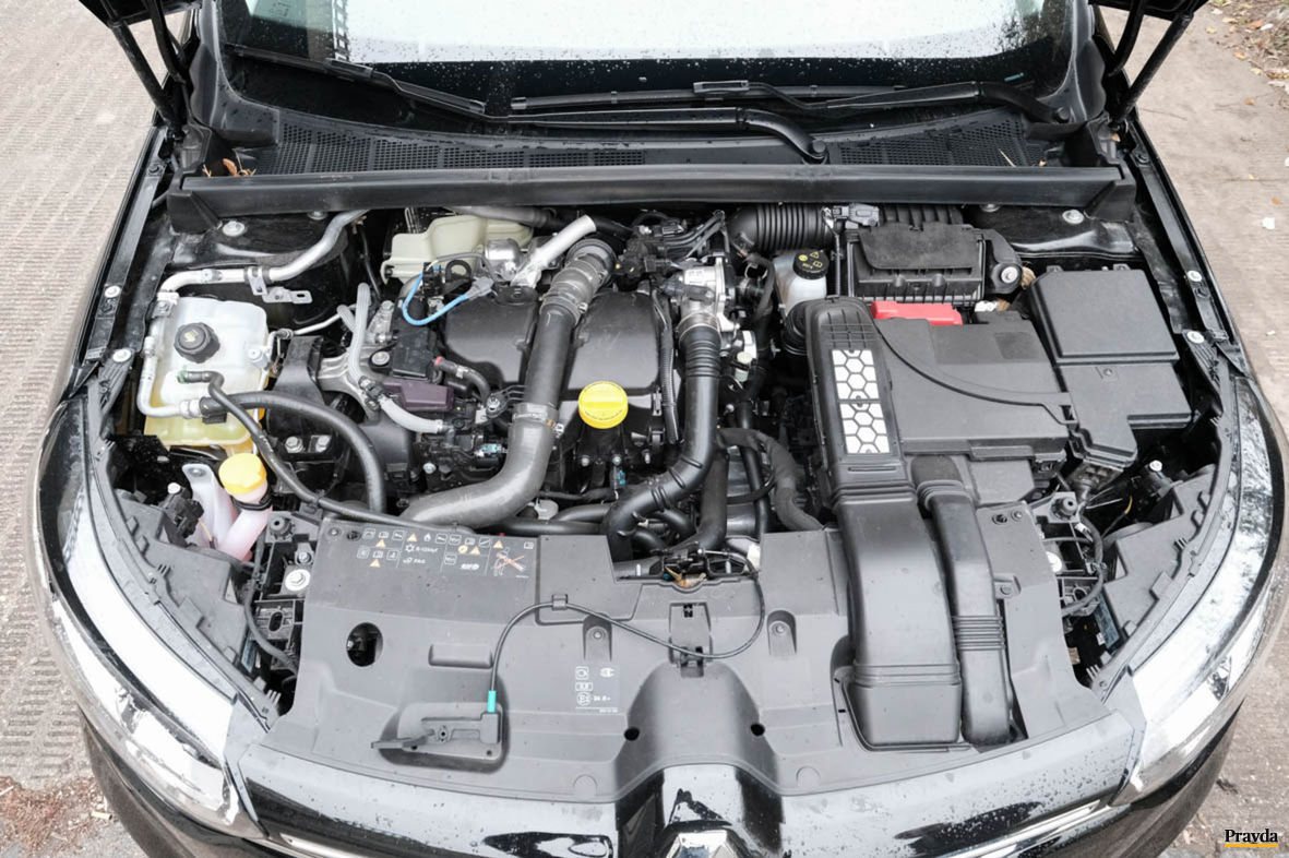 1,5 litrový naftový motor dosahuje výkon 110 koní.