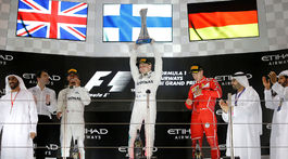 Na záver sezóny triumf Bottasa. Tešil sa aj Vettel, uhájil druhé miesto
