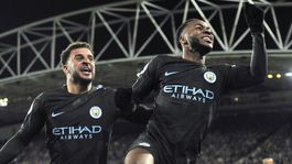 Nováčik trápil lídra. O výhre Man City rozhodol Sterling