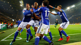 Nevídaný zápas v Dortmunde. Schalke prežilo peklo, aby mohlo snívať