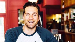 Meghan Markle pred Harrym randila so známym šéfkuchárom! Je to fešák