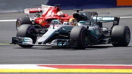 Šialenstvo s motormi, koniec pekných monopostov. Zo stajní F1 znie kritika