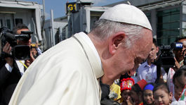 Pápež František pricestoval do Mjanmarska, stretol sa so šéfom armády