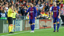 Barcelončania zúria. Okradli nás, chceme video, znie z tábora FCB