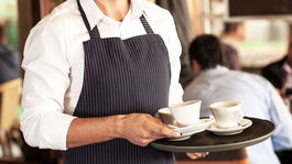 Obľúbení zamestnanci zarobia o 17 percent viac