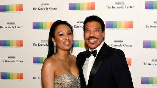 Lionel Ritchie a Lisa Parigi na galapodujatí...