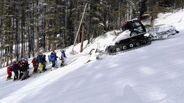 VIDEO: Shiffrinová zostala visieť na lanovke. Na štart ju vytiahol ratrak