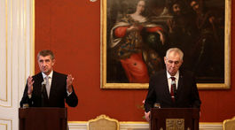 Zeman príde do snemovne, aby podržal Babiša