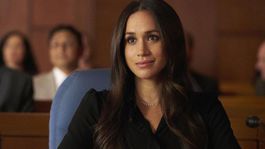 Nebolo to prekvapenie. Odchod Meghan Markle bol plánovaný, hovorí tvorca Kravaťákov