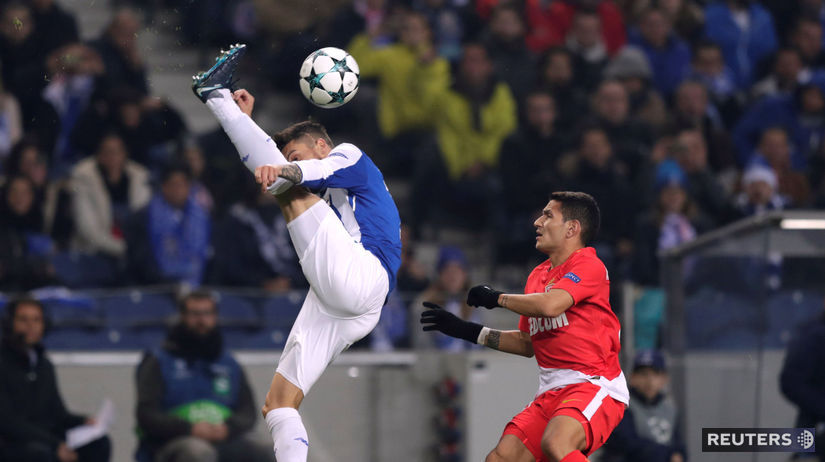 Alex Telles (FC Porto) v akcii s loptou.