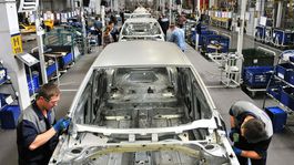 Volkswagen chce kúpiť ruský GAZ, sankcie USA mu v tom bránia