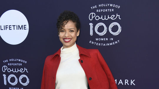 Herečka Gugu Mbatha-Raw v kreácii Tory Burch.