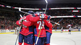 Chicago sa trápi, nešetrili ho ani Capitals so štvorbodovým Ovečkinom