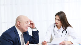 Prezident únie špecialistov: Platiť by mali poisťovne, nie pacienti