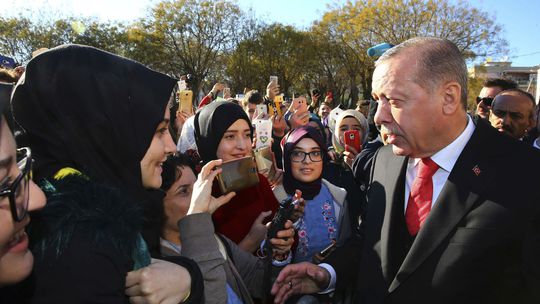 Erdogan navštívil tureckú menšinu v severovýchodnom Grécku