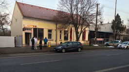 Krvavá noc v Hurbanove: Muž postrelil čašníčku, zastrelil jej priateľa a spáchal samovraždu