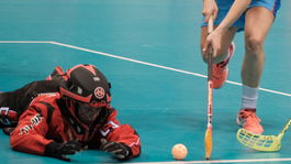 Severskú drámu vo finále rozuzlili až nájazdy. Pozrite si triumf Švédok