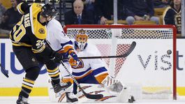 Chára sa tešil v súboji s Halákom, Tatar sa pri výbuchu Detroitu nedostal k strele