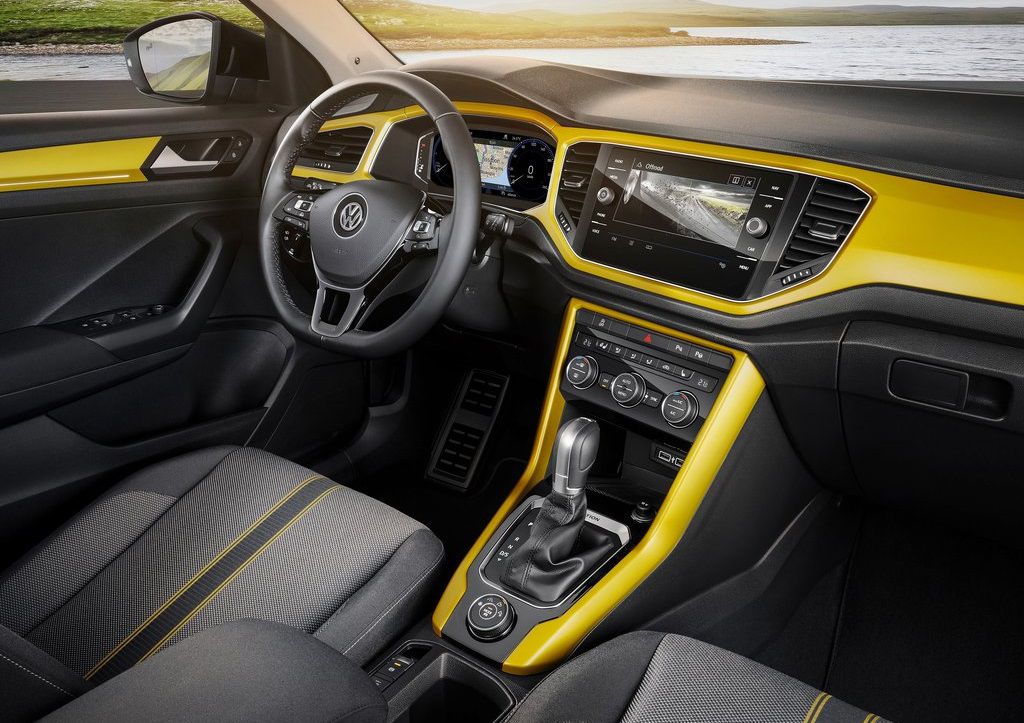Interiér Volkswagenu T-Roc je oproti Golfu...