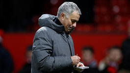 Mourinho vošiel do kabíny City žiadať o rešpekt. Obliali ho mliekom a opľuli