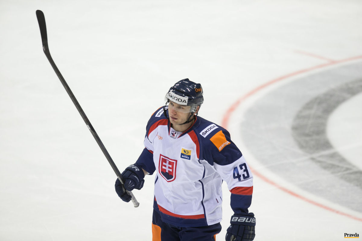 Tomáš Surový v reprezentačnom drese v roku 2014.