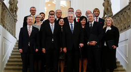 Zeman vymenoval Babišovu vládu