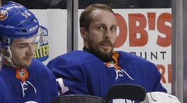 Halák po kanonáde Dallasu radšej odišiel z bránky. Tatar skóroval