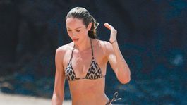 Úchvatná blondínka Candice Swanepoel ako morská siréna! 