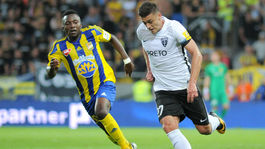 Mladého Žilinčana chce slávna Benfica. Zamieri ku Chrienovi?