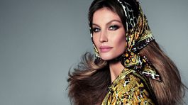 Topmodelka Gisele Bündchen v reklame na novú kolekciu značky Versace.