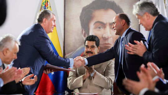 Šéf ruskej Rosnefti dohadoval kontrakty na Kube a vo Venezuele