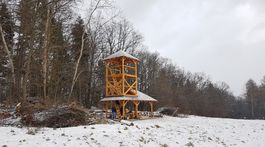 Rozhľadne a vyhliadkové veže lákajú turistov aj v zime. Ktoré sú dostupné?