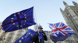 Európska komisia vyzýva krajiny EÚ: Pripravte sa na všetky varianty po brexite