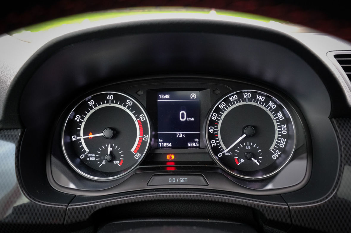 Zrýchlenie z 0 na 100 km/h trvá 9,5 sekundy.