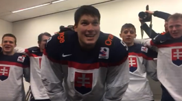 VIDEO: V šatni znelo O belino. Pozrite sa, ako mladíci oslávili senzačný triumf