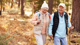 Kedy prospievajú starším ľuďom prechádzky?