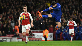 Dráma v derby. Arsenal zachránil proti Chelsea bod v nadstavenom čase 