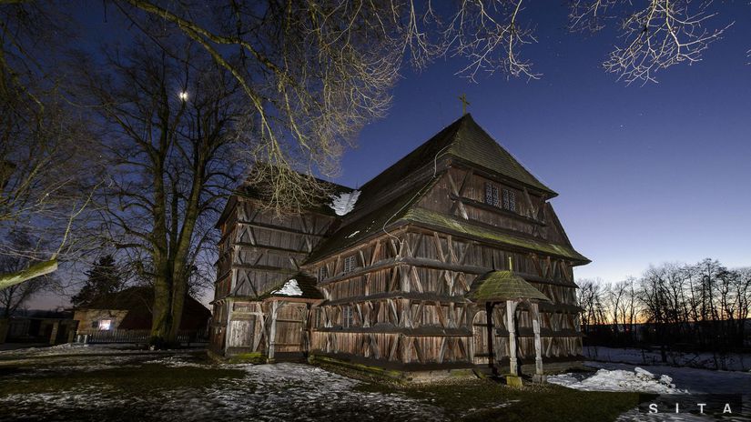 Drevený kostolík v Hronseku, ktorý patrí k...