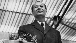 Dubček zo strany von!