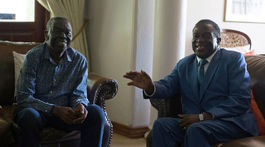 Nový prezident Zimbabwe sa stretol s opozičným lídrom, o moc sa deliť nechce