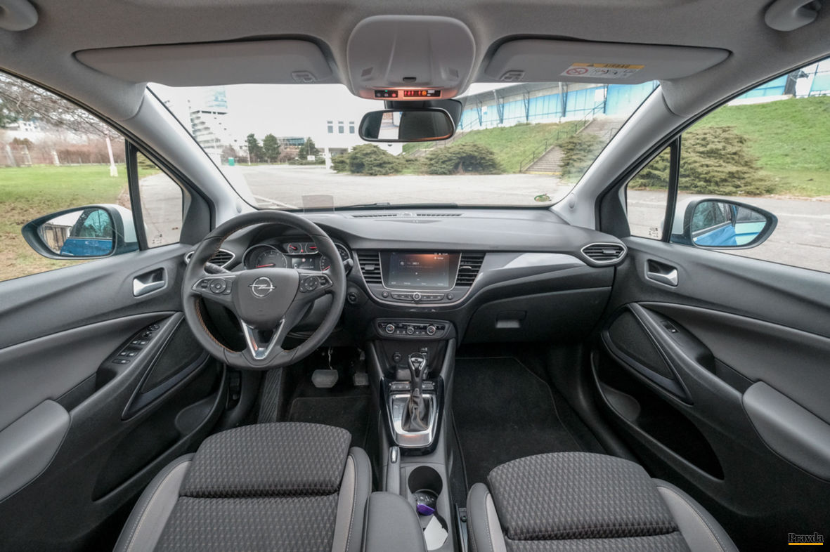 Interiér sa jasne hlási k značke Opel.