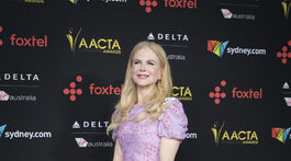 Herečka Nicole Kidman pózuje v kreácii Carolina Herrera. 