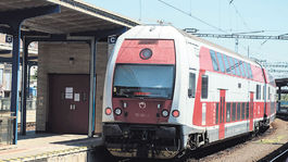 Vystúpi železnica z tieňa diaľnic?