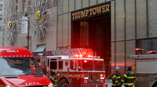 Trumpov mrakodrap v New Yorku zachvátil požiar, zranili sa traja ľudia