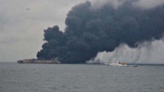 Po nezvestnej posádke iránskeho tankera pátra pri Číne aj americké námorníctvo