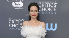 Herečka Angelina Jolie si obliekla kreáciu Ralph & Russo. 