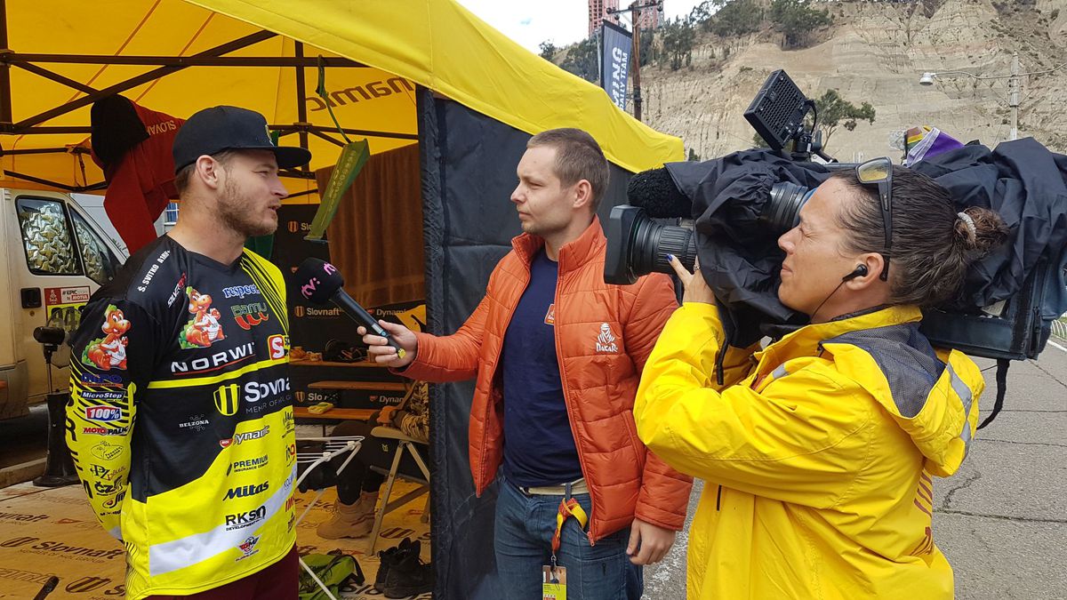 Štefan Svitko odpovedá na otázky novinárov.