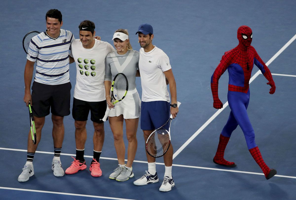 Zľava Lackov súper Milos Raonic, Roger Federer,...